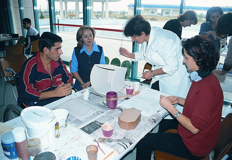 Yeniden ayağa kalkış <em>için yanındayız.</em> 3